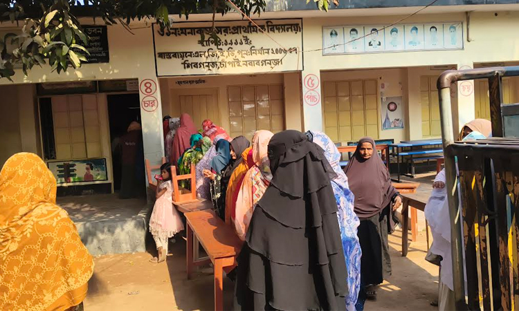 Voting underway peacefully in Chapainawabganj with a high presence of women voters