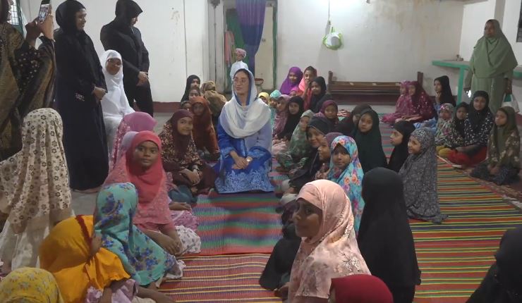 Zaima Rahman joins iftar mahfil with women, children in Bhasantek