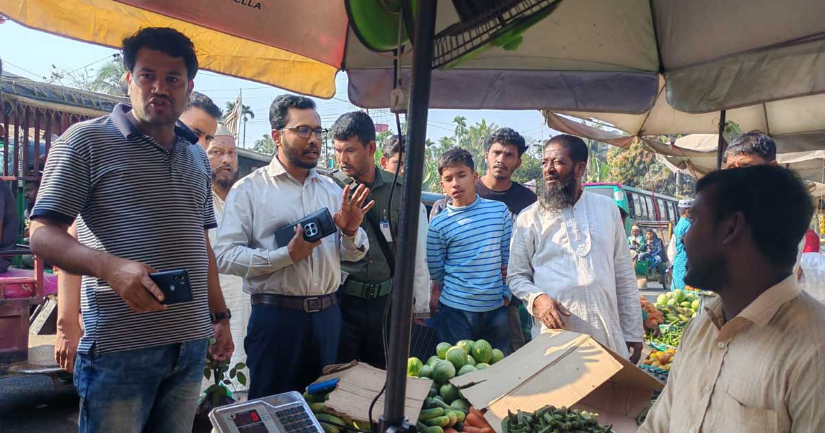 Seven traders fined over violating market regulations in Banshkhali 