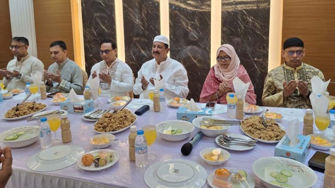 Minu joins iftar with families of July Uprising martyrs in Rajshahi