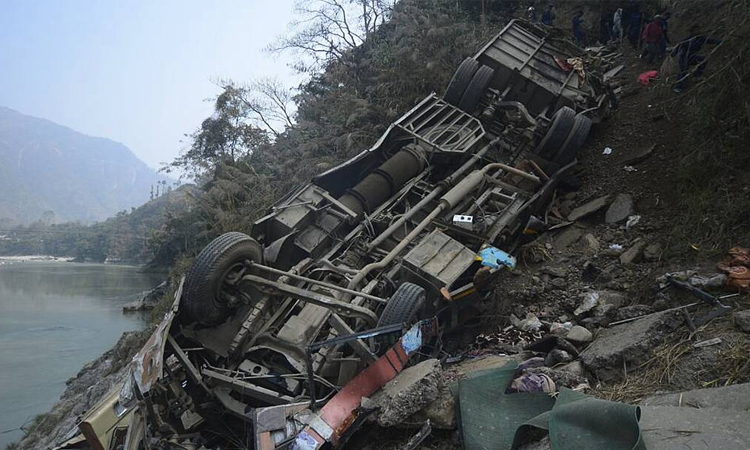 Nepal bus crash kills 19, including British tourist