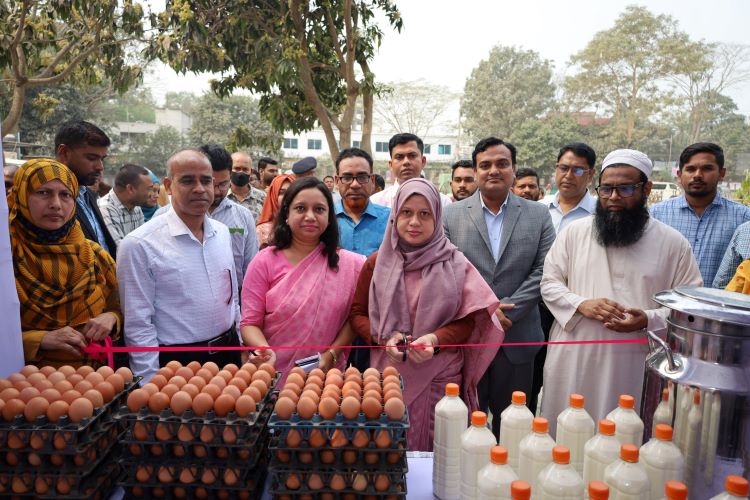 Subsidized sale of milk, eggs, poultry begins in Munshiganj