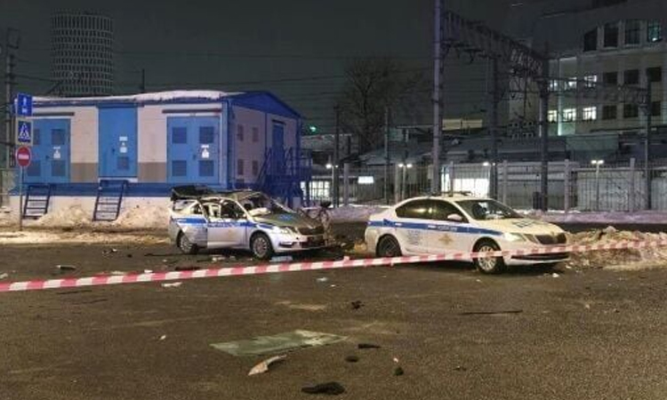 Man kills police officer in Moscow train station blast