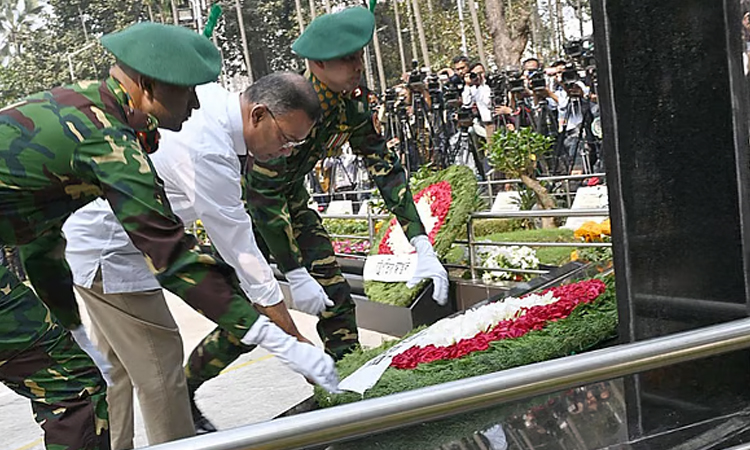 PM pays homage to BDR martyrs
