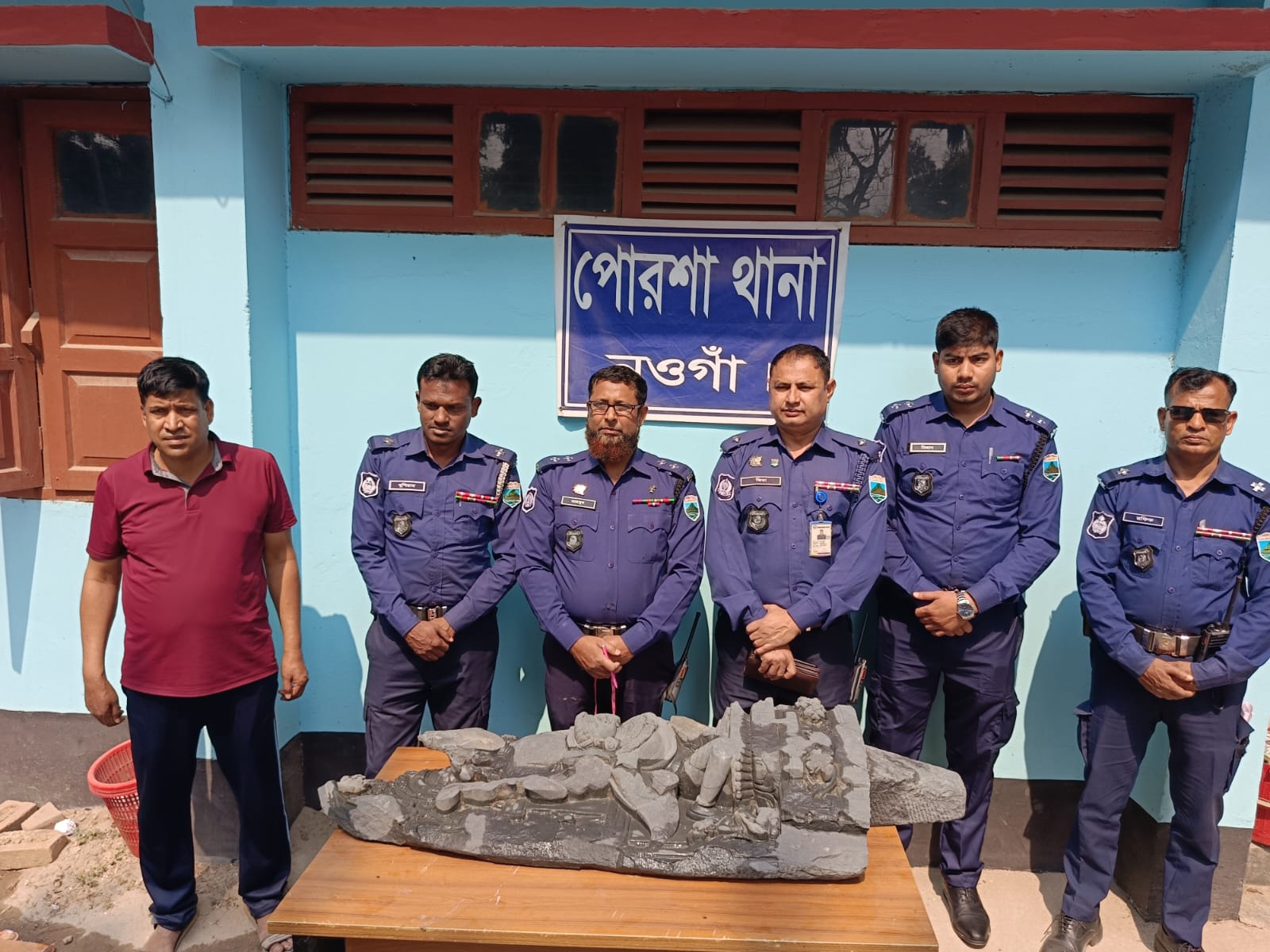 Touchstone statue of Vishnu recovered in Naogaon 