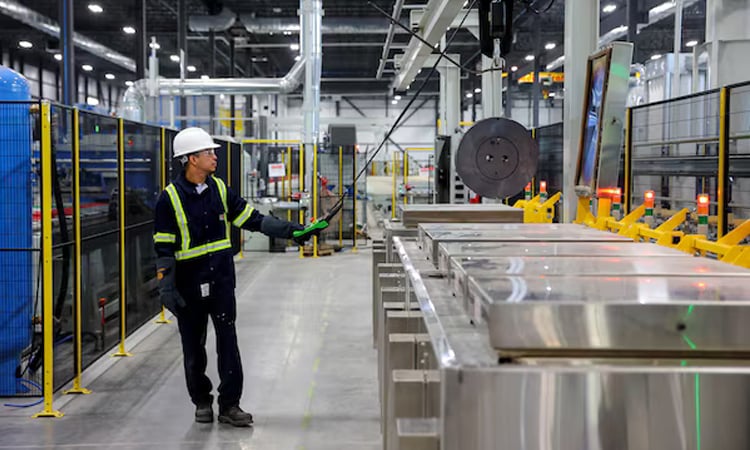 Canada economy contracts in final quarter of 2025