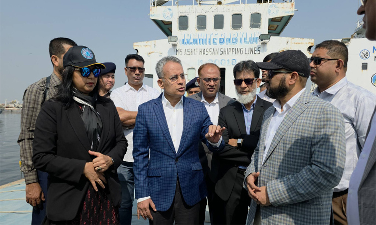 Shipping minister orders action over delayed food grain unloading