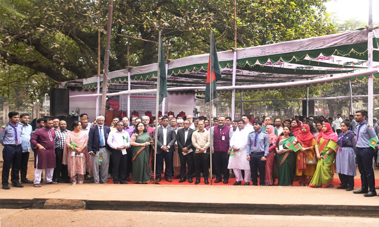 DU observes historic ‘Flag Hosting Day’
