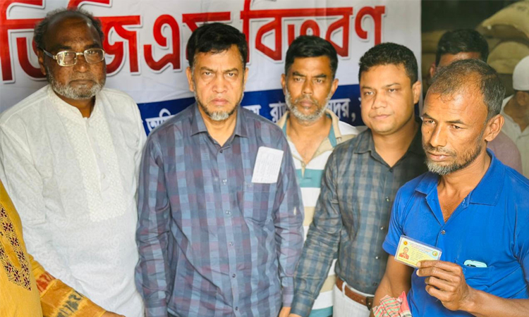 Rice distribution begins among fishermen in Rajbari