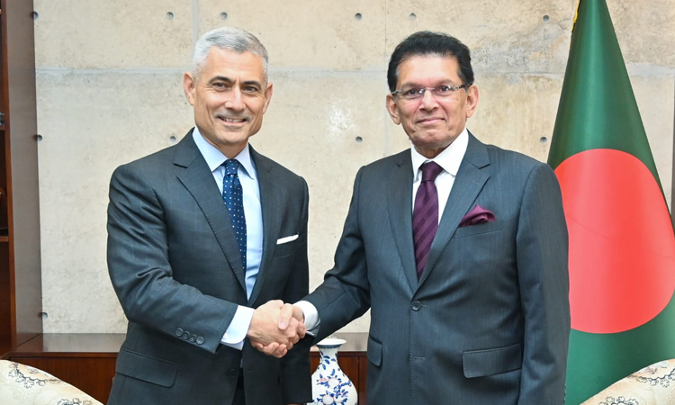 Khalilur urges dialogue to resolve conflicts during Kapur meeting 