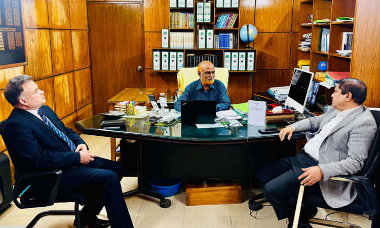 PM's defence adviser visits CAO office at Dhaka Cantonment