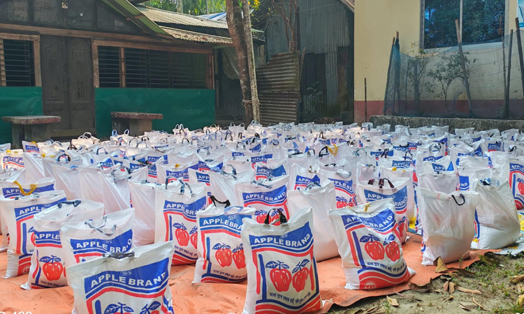 Iftar items distributed in Patuakhali seeking eternal peace for Khaleda Zia