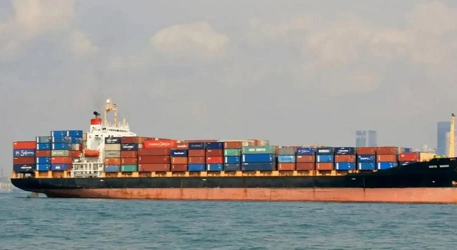 15 ships carrying LNG, fuel arrive at Ctg port