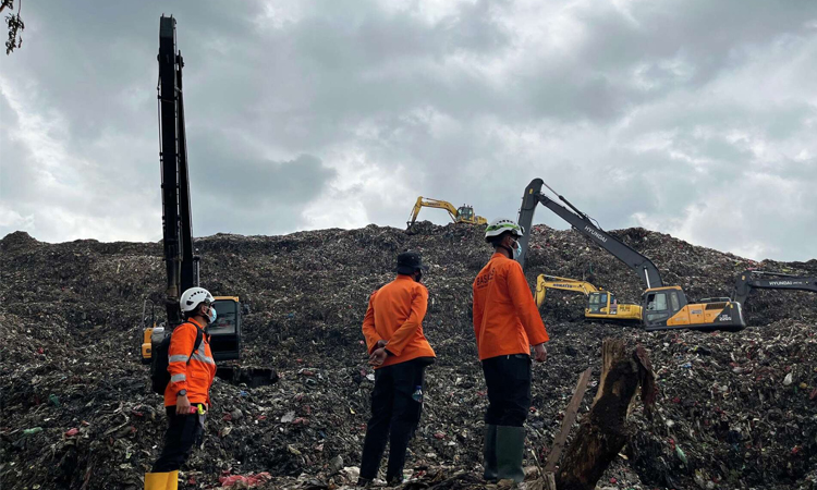 Search called off after Indonesia landfill collapse kills seven
