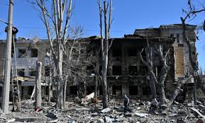 Russia kills 2, wounds 17 in east Ukraine