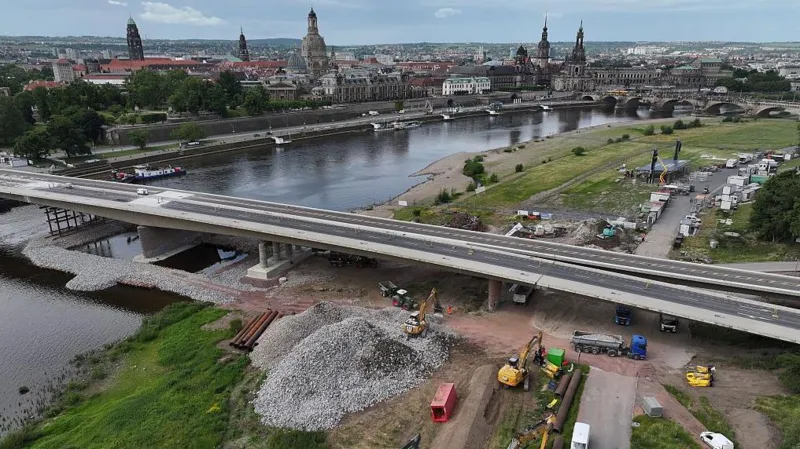 WWII bomb in Dresden defused after city centre evacuation