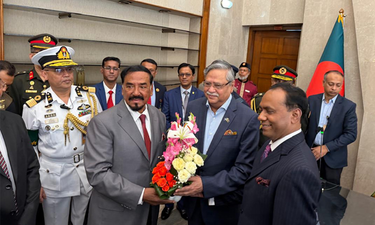 President administers oaths to Speaker, Deputy Speaker of 13th parliament 
