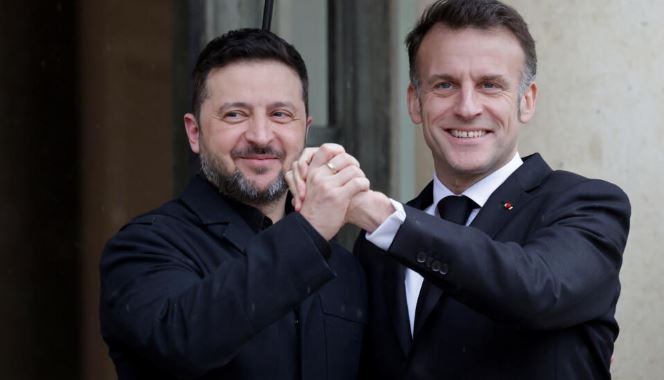Zelensky meets Macron for talks on pressuring Russia