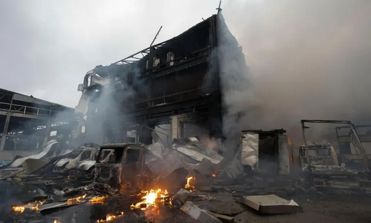 Ukraine says Russian strikes kill 3 in Kyiv region