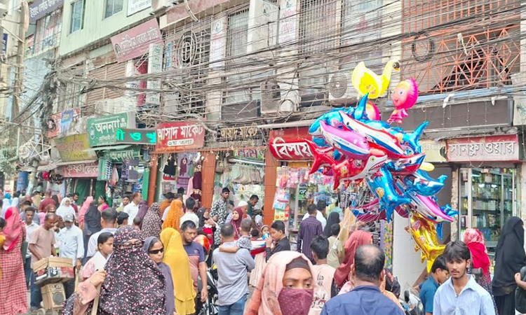 Mymensingh markets buzz with Eid shoppers 