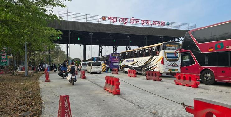 Southern region passengers returning home comfortably via Padma Bridge