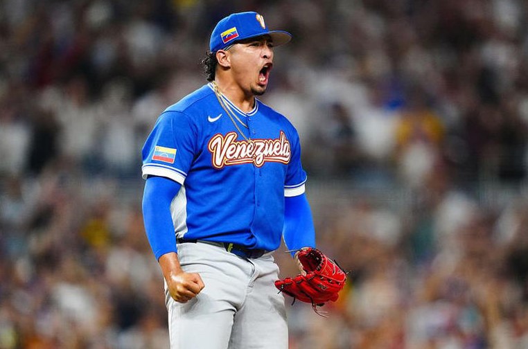 Venezuela upset United States 3-2 to win World Baseball Classic