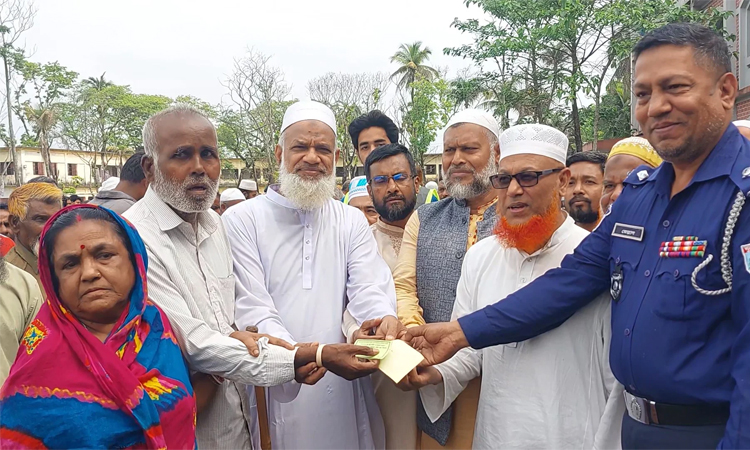 PM’s Eid gifts distributed among destitutes in Kaliganj