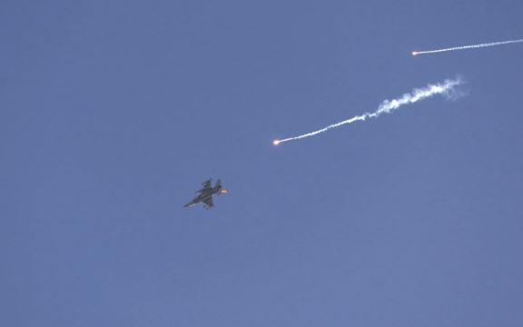 Israeli warplanes break sound barrier over Beirut: media