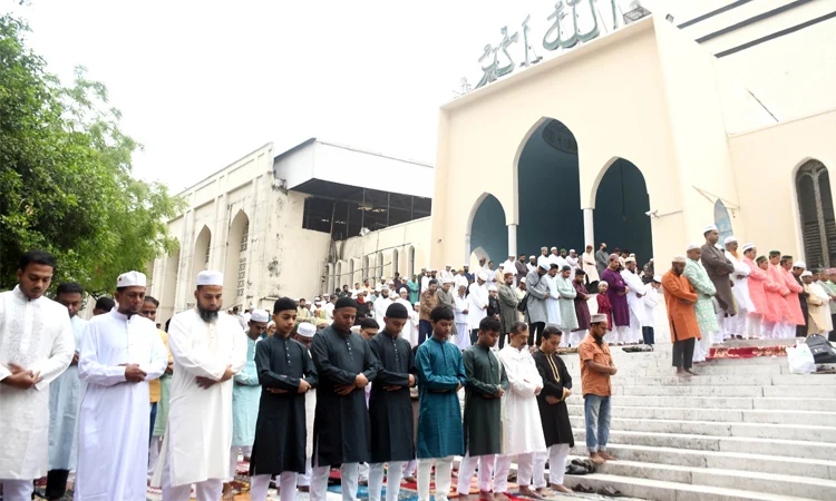 Five Eid congregations held in Baitul Mukarram National Mosque 