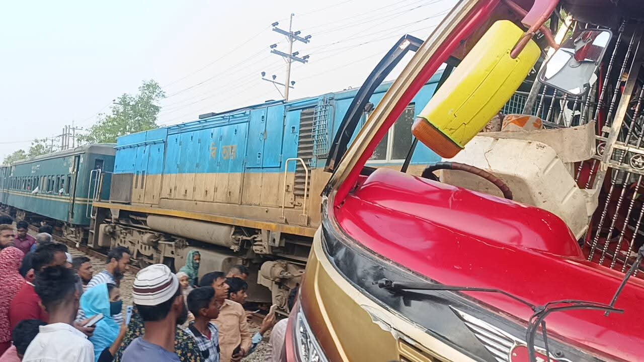 2 gatemen suspended over Cumilla train-bus crash