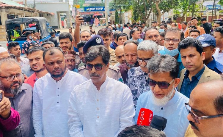 Automatic signals to be introduced at all railway crossings: Agriculture Minister