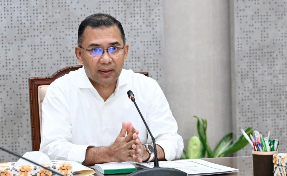 PM works 11 hours on first working day after Eid