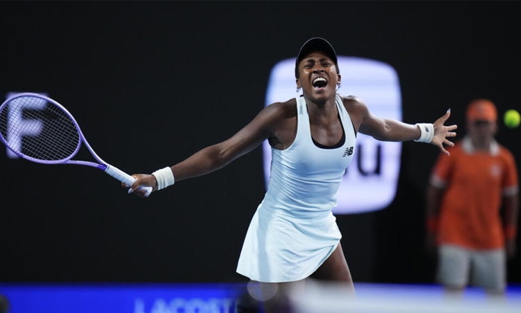 Gauff outlasts Bencic to reach Miami semi-finals