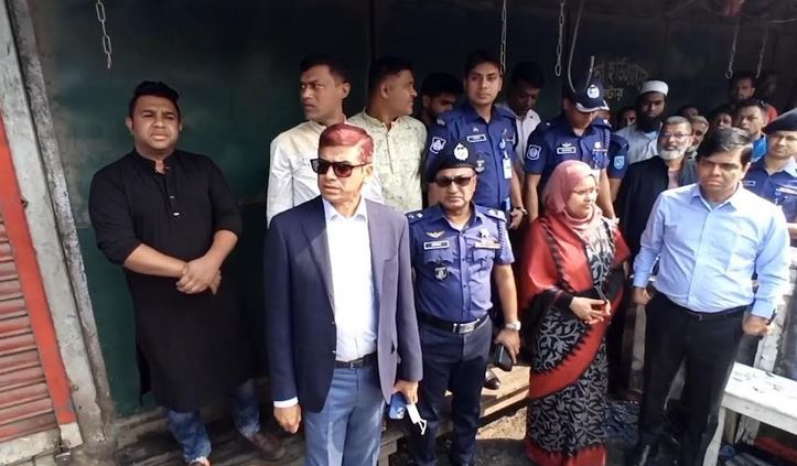 Shops gutted in Panchagarh fire; State minister inspects site