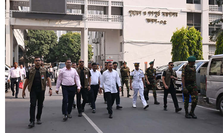 PM visits different ministries at secretariat