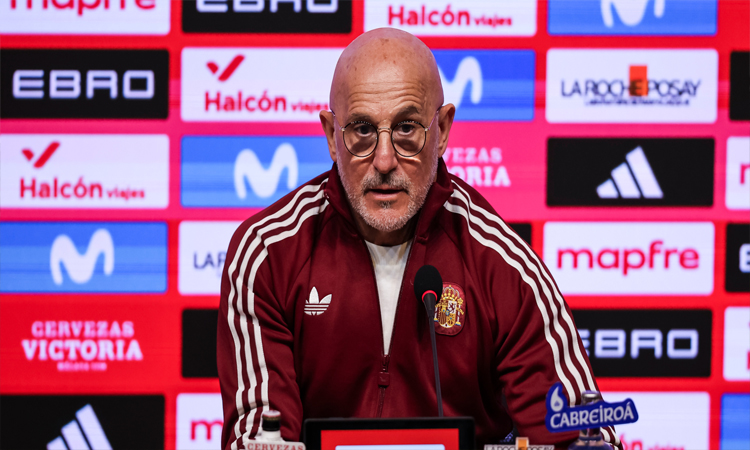 Spain coach happy with World Cup favourite tag