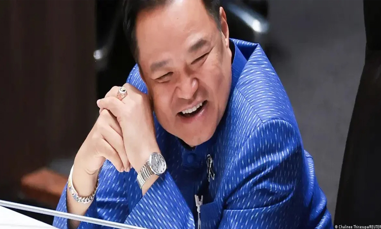 Thai PM blames stockpilers for fuel shortage