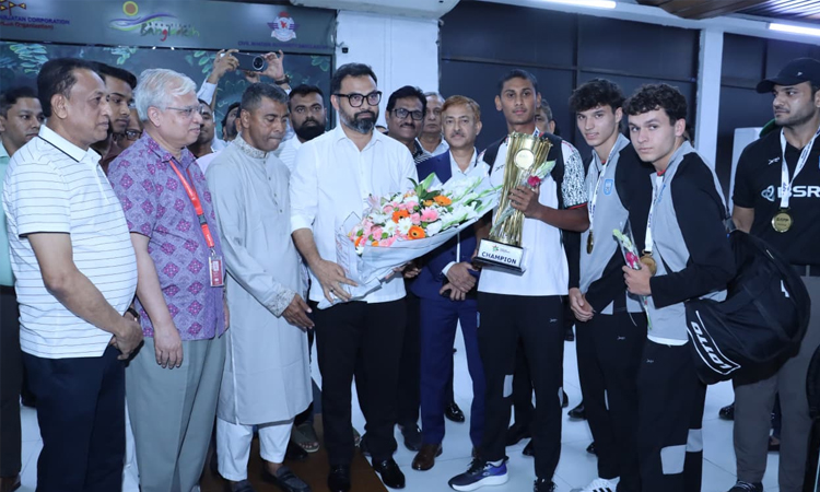 SAFF winning Bangladesh team returns home 