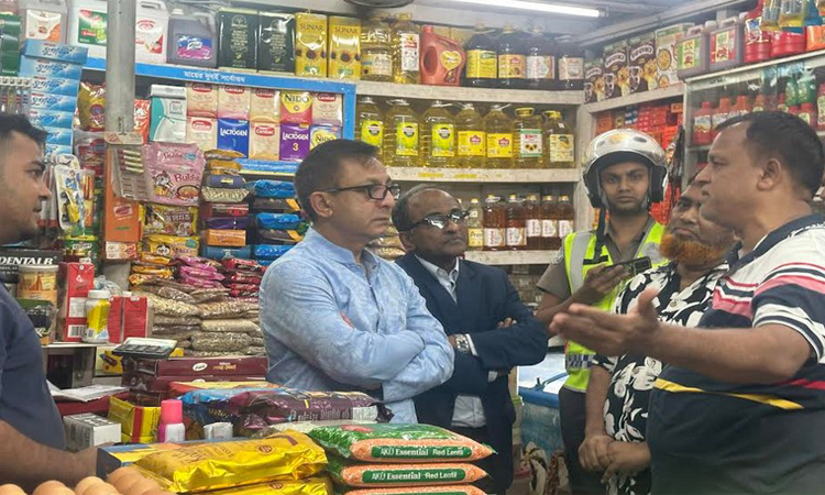 Muktadir inspects edible oil markets, assures improved supply soon    