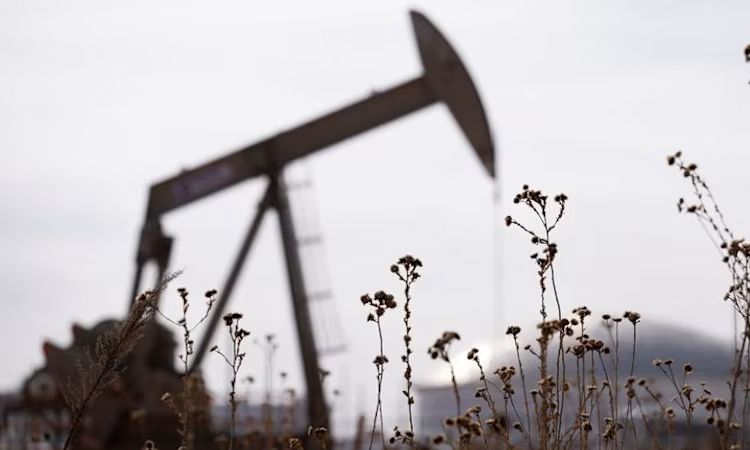 Oil plunges, Asia stocks soar after US, Iran ceasefire