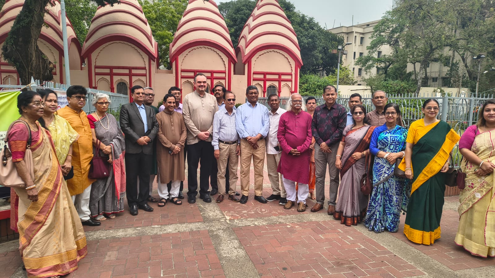 US ambassador Christensen visits Dhakeshwari temple