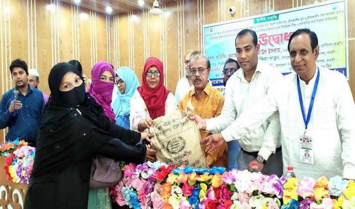 Agro-incentives distributed to Naogaon farmers