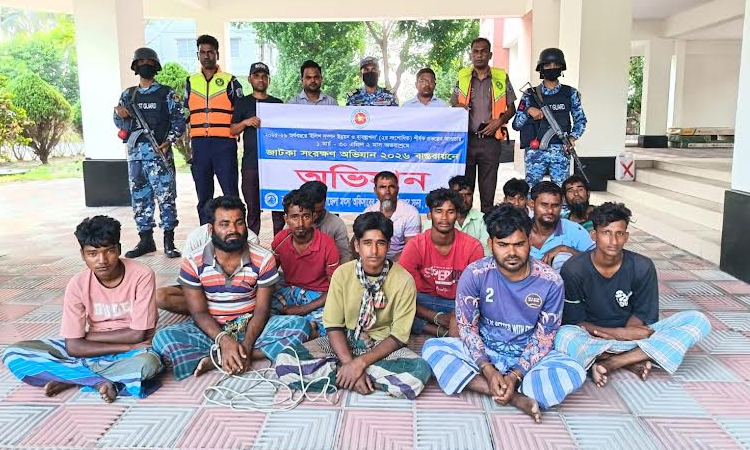 Nine fishermen jailed for catching jatka in Chandpur