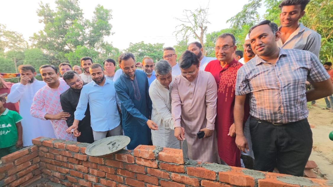 PM gives new home to helpless Golapi from Shahbag