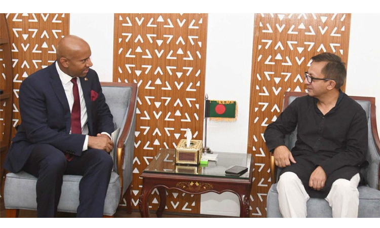 Muktadir urges Canadian entrepreneurs to invest in solar power 