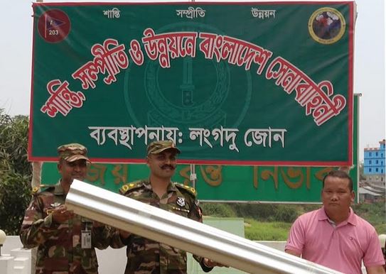 Army distributes CI sheets to needy families in Langadu