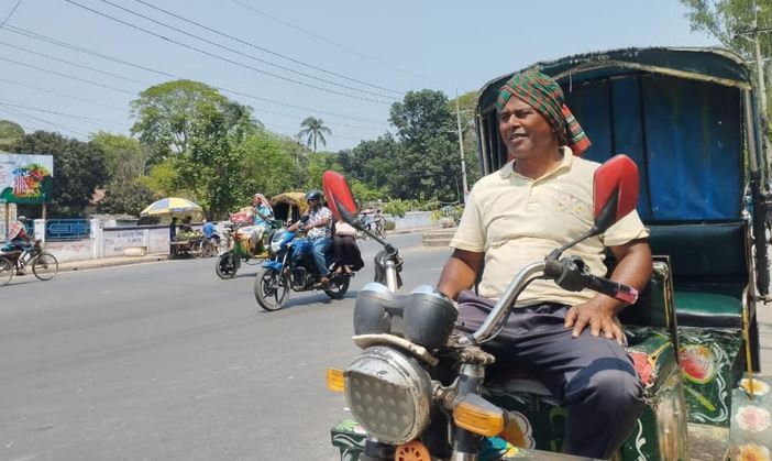 Severe heatwave grips Rajshahi; life disrupted