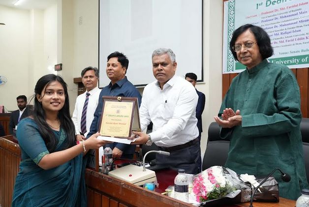 13 teachers-students receive 1st social science dean's awards at RU