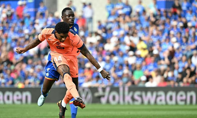 Barcelona on brink of La Liga triumph, Atletico build confidence