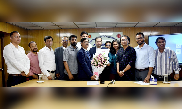 Govt believes in free press, free flow of information: Yasser Khan